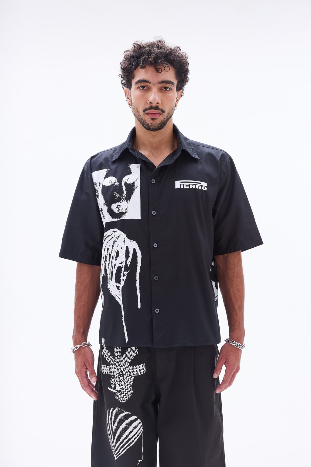 Camisa Social Manga Curta Preta Retratos