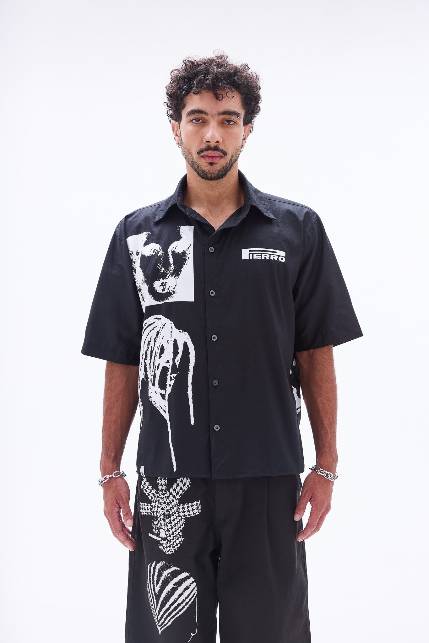 Camisa Social Manga Curta Preta Retratos